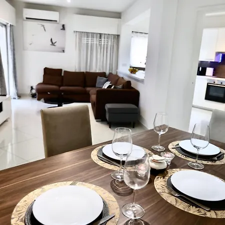 Perfect Apartment *